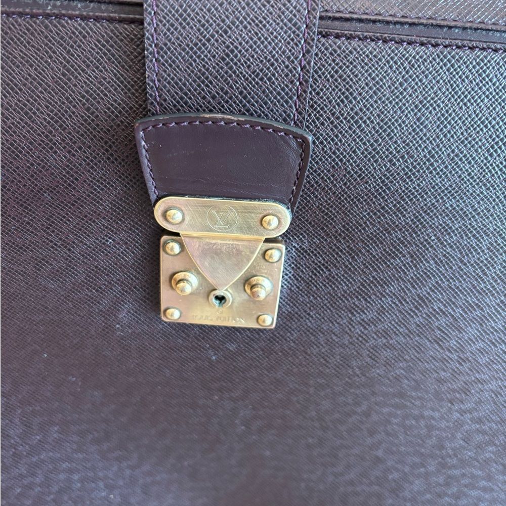 Authentic Louis Vuitton leather taiga briefcase - Picture 3 of 12